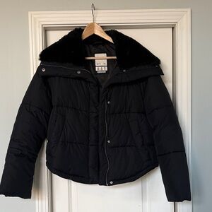 Abercrombie & Fitch Black Mini Puffer Jacket with Faux Fur Trim - XS